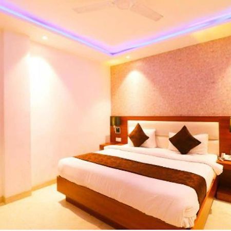Hotel Royal Sky Luxury Near Delhi Airport Nova Deli Exterior foto
