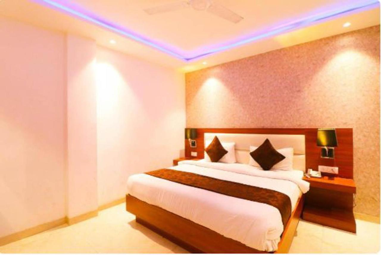 Hotel Royal Sky Luxury Near Delhi Airport Nova Deli Exterior foto