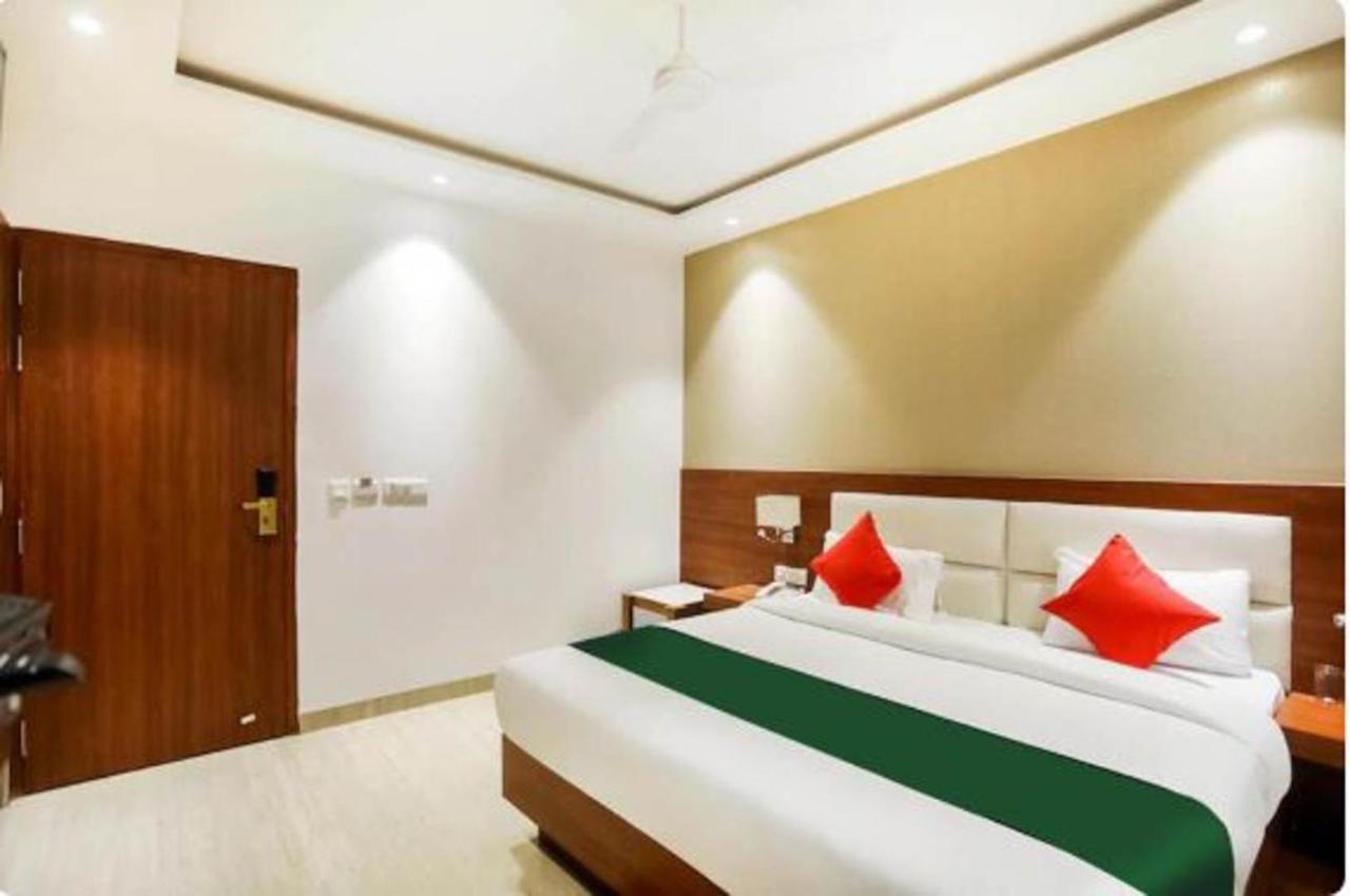 Hotel Royal Sky Luxury Near Delhi Airport Nova Deli Exterior foto