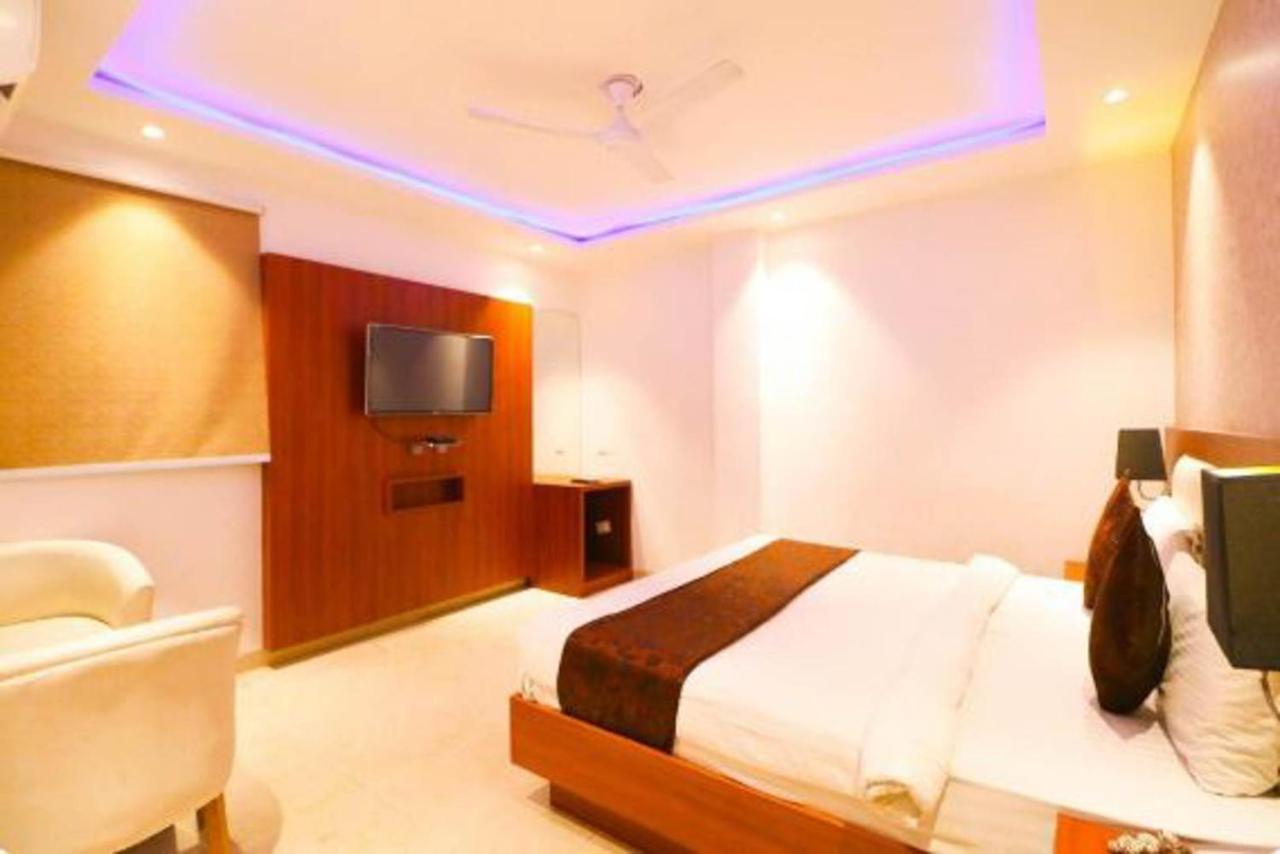 Hotel Royal Sky Luxury Near Delhi Airport Nova Deli Exterior foto